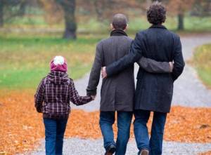 Εξωσωματική γονιμοποίηση και ομοφυλόφιλα ζευγάρια: Τι ισχύει;