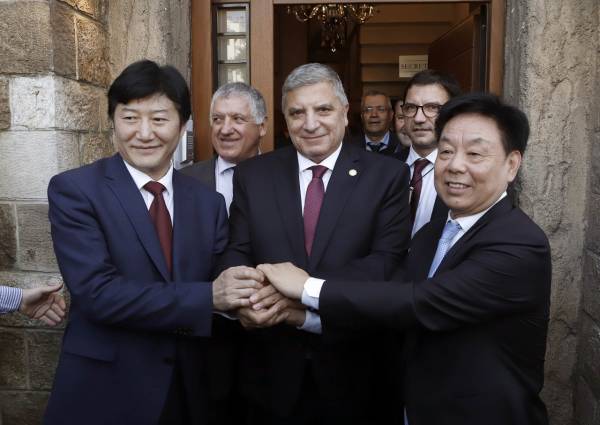 &Epsilon;&gamma;&kappa;&alpha;&iota;&nu;&iota;ά&sigma;&tau;&eta;&kappa;&epsilon; &tau;&omicron; &pi;&rho;ώ&tau;&omicron; &kappa;έ&nu;&tau;&rho;&omicron; &pi;&alpha;&rho;&alpha;&delta;&omicron;&sigma;&iota;&alpha;&kappa;ή&sigmaf; &kappa;&iota;&nu;&epsilon;&zeta;&iota;&kappa;ή&sigmaf; &iota;&alpha;&tau;&rho;&iota;&kappa;ή&sigmaf; &sigma;&tau;&eta;&nu; &Epsilon;&lambda;&lambda;ά&delta;&alpha;