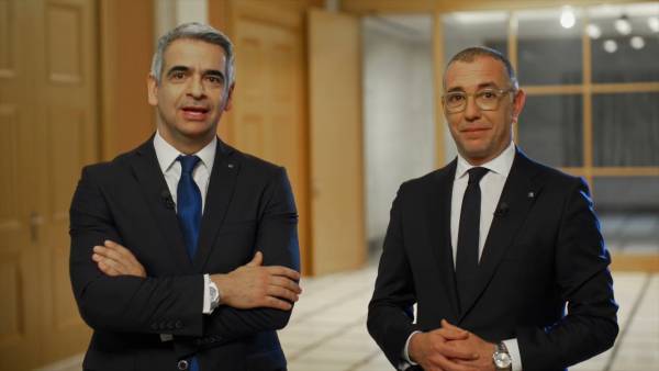 &Eta; &Beta;e-Live &sigma;&tau;&eta;&rho;ί&zeta;&epsilon;&iota; &tau;&eta;&nu; &laquo;&Pi;&rho;&omega;&tau;&omicron;&beta;&omicron;&upsilon;&lambda;ί&alpha; &gamma;&iota;&alpha; &tau;&omicron; &Delta;&eta;&mu;&omicron;&gamma;&rho;&alpha;&phi;&iota;&kappa;ό&raquo; &tau;&eta;&sigmaf; Eurobank-&Mu;&Pi;&Rho;&Omicron;&Sigma;&Tau;&Alpha; &gamma;&iota;&alpha; &tau;&eta;&nu; &omicron;&iota;&kappa;&omicron;&gamma;έ&nu;&epsilon;&iota;&alpha;