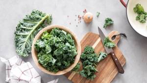 Kale &kappa;&alpha;&iota; &epsilon;&gamma;&kappa;&upsilon;&mu;&omicron;&sigma;ύ&nu;&eta;: &Tau;&omicron; &upsilon;&pi;&epsilon;&rho;-&lambda;&alpha;&chi;&alpha;&nu;&iota;&kappa;ό &gamma;&iota;&alpha; &mu;&eta;&tau;έ&rho;&alpha; &kappa;&alpha;&iota; &mu;&omega;&rho;ό