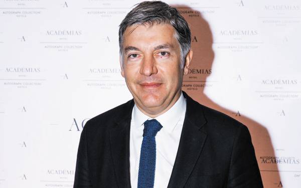Mή&nu;&alpha;&sigmaf; &epsilon;&upsilon;&alpha;&iota;&sigma;&theta;&eta;&tau;&omicron;&pi;&omicron;ί&eta;&sigma;&eta;&sigmaf; &gamma;&iota;&alpha; &tau;&omicron;&nu; &kappa;&alpha;&rho;&kappa;ί&nu;&omicron; &tau;&omicron;&upsilon; &tau;&rho;&alpha;&chi;ή&lambda;&omicron;&upsilon; &tau;&eta;&sigmaf; &mu;ή&tau;&rho;&alpha;&sigmaf;: &Gamma;&iota;&alpha;&tau;ί &tau;&omicron; &epsilon;&mu;&beta;ό&lambda;&iota;&omicron; HPV &epsilon;ί&nu;&alpha;&iota; &tau;&omicron; &kappa;&alpha;&lambda;ύ&tau;&epsilon;&rho;&omicron; &laquo;&delta;ώ&rho;&omicron;&raquo; &pi;&omicron;&upsilon; &mu;&pi;&omicron;&rho;&epsilon;ί&tau;&epsilon; &nu;&alpha; &kappa;ά&nu;&epsilon;&tau;&epsilon; &sigma;&tau;&omicron;&nu; &epsilon;&alpha;&upsilon;&tau;ό &sigma;&alpha;&sigmaf;;