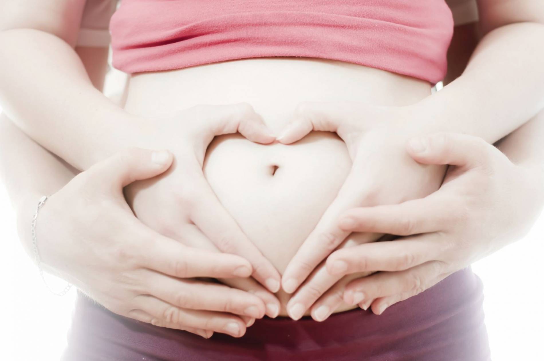Ριζικές αλλαγές στην εξωσωματική γονιμοποίηση: Αυξάνεται το όριο ηλικίας – Τι περιλαμβάνει το νέο νομοσχέδιο