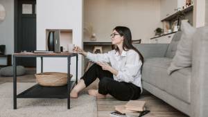 &Tau;&eta;&lambda;&epsilon;&rho;&gamma;&alpha;&sigma;ί&alpha; &kappa;&alpha;&iota; &omicron;&iota;&kappa;&omicron;&gamma;έ&nu;&epsilon;&iota;&alpha;: &Pi;ώ&sigmaf; &eta; &epsilon;&rho;&gamma;&alpha;&sigma;ί&alpha; &alpha;&pi;ό &tau;&omicron; &sigma;&pi;ί&tau;&iota; &sigma;&upsilon;&nu;&delta;έ&epsilon;&tau;&alpha;&iota; &mu;&epsilon; &tau;&eta;&nu; &alpha;ύ&xi;&eta;&sigma;&eta; &tau;&eta;&sigmaf; &gamma;&omicron;&nu;&iota;&mu;ό&tau;&eta;&tau;&alpha;&sigmaf;